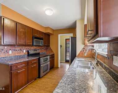 6613 Escondido Drive - Photo Thumbnail 9