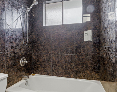 6613 Escondido Drive - Photo Thumbnail 14