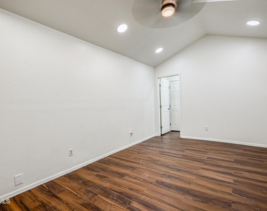 5733 Saplinas Road - Photo Thumbnail 11