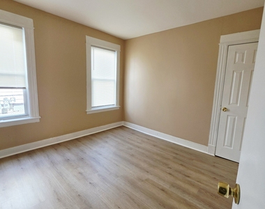 124 Southview Street - Photo Thumbnail 5