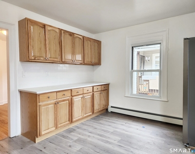 202 Harral Avenue - Photo Thumbnail 3