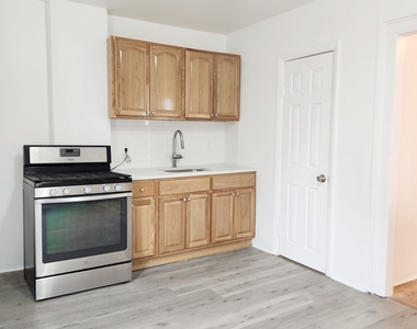 202 Harral Avenue - Photo Thumbnail 2
