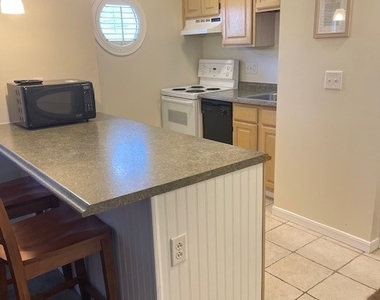221 Old Pond Lane - Photo Thumbnail 5