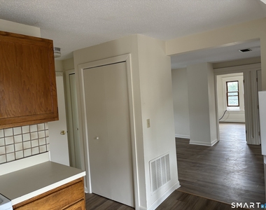 1310 Stanley Street - Photo Thumbnail 6