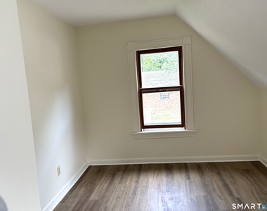 1310 Stanley Street - Photo Thumbnail 14