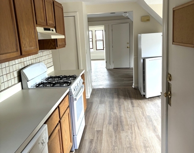 1310 Stanley Street - Photo Thumbnail 3