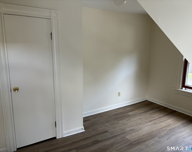 1310 Stanley Street - Photo Thumbnail 15