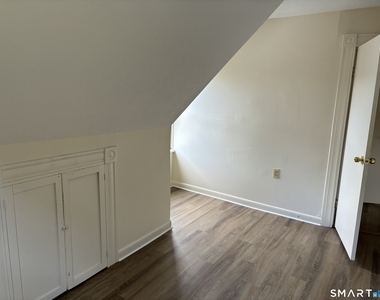 1310 Stanley Street - Photo Thumbnail 16