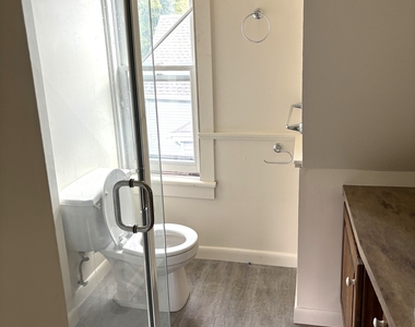 1310 Stanley Street - Photo Thumbnail 11