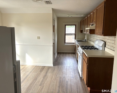1310 Stanley Street - Photo Thumbnail 5