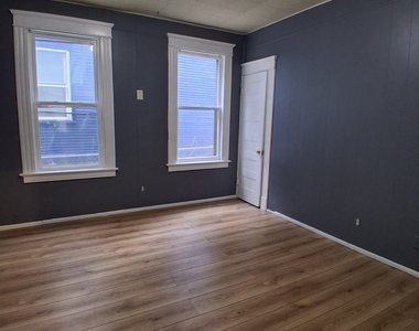 146 Chestnut Avenue - Photo Thumbnail 8