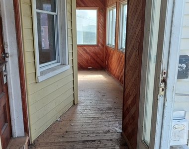 146 Chestnut Avenue - Photo Thumbnail 16