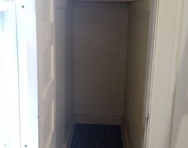 146 Chestnut Avenue - Photo Thumbnail 12
