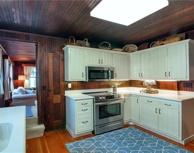 106 Shore Avenue - Photo Thumbnail 14