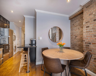 115 MULBERRY ST - Photo Thumbnail 4