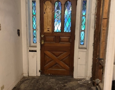 4825 Butler St. (to Lease) - Photo Thumbnail 1