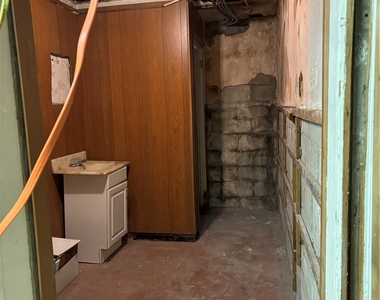 4825 Butler St. (to Lease) - Photo Thumbnail 10