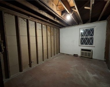 4825 Butler St. (to Lease) - Photo Thumbnail 3