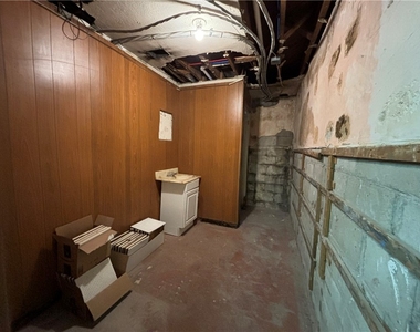 4825 Butler St. (to Lease) - Photo Thumbnail 9