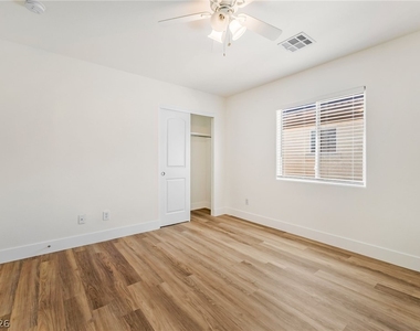 9372 Glendora Valley Street - Photo Thumbnail 17