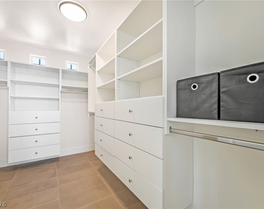 9372 Glendora Valley Street - Photo Thumbnail 16