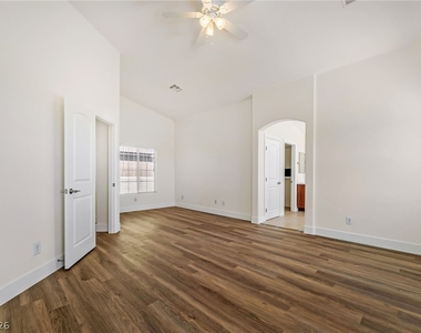 9372 Glendora Valley Street - Photo Thumbnail 14