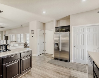 9434 Marshall Creek Street - Photo Thumbnail 7
