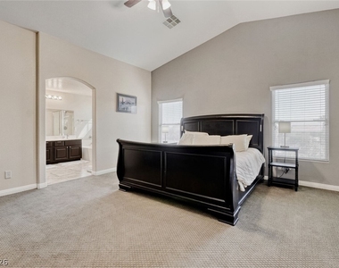 9434 Marshall Creek Street - Photo Thumbnail 10