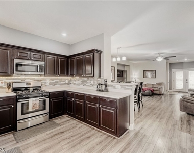 9434 Marshall Creek Street - Photo Thumbnail 6