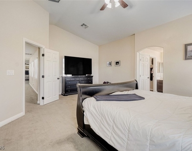 9434 Marshall Creek Street - Photo Thumbnail 11