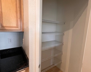 6255 Arby Avenue - Photo Thumbnail 16