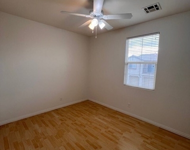 6255 Arby Avenue - Photo Thumbnail 7