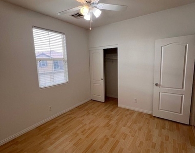 6255 Arby Avenue - Photo Thumbnail 8