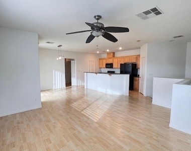 6255 Arby Avenue - Photo Thumbnail 13