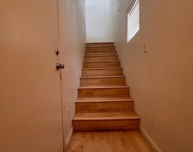 6255 Arby Avenue - Photo Thumbnail 18