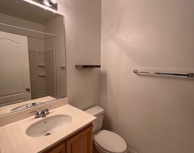 6255 Arby Avenue - Photo Thumbnail 10