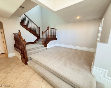 464 Via Palermo Drive - Photo Thumbnail 11