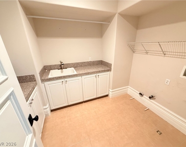 464 Via Palermo Drive - Photo Thumbnail 32