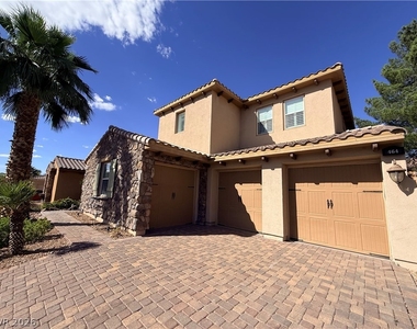 464 Via Palermo Drive - Photo Thumbnail 2