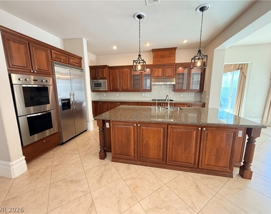 464 Via Palermo Drive - Photo Thumbnail 18