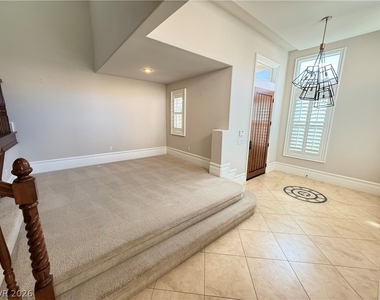 464 Via Palermo Drive - Photo Thumbnail 10