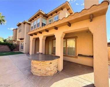 464 Via Palermo Drive - Photo Thumbnail 4