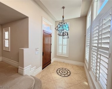 464 Via Palermo Drive - Photo Thumbnail 9