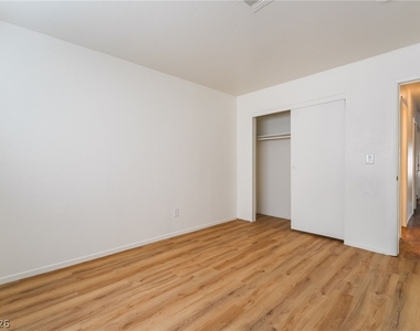 1611 E Harmon Avenue - Photo Thumbnail 25