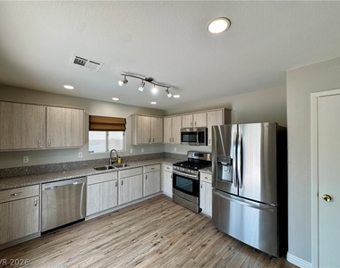 628 Carlos Julio Avenue - Photo Thumbnail 10