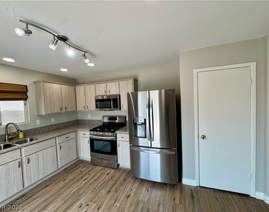 628 Carlos Julio Avenue - Photo Thumbnail 11