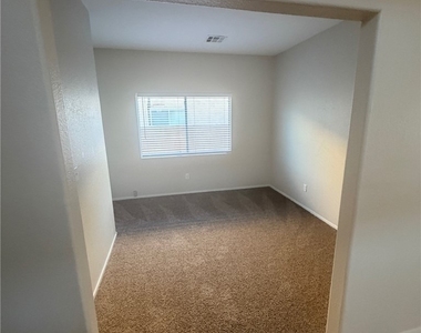 625 Sterling Spur Avenue - Photo Thumbnail 8