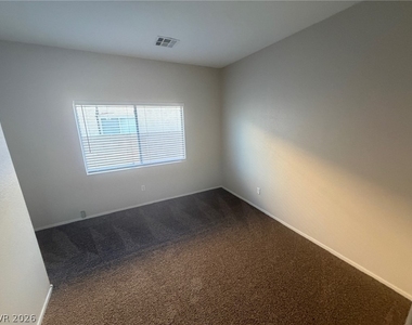 625 Sterling Spur Avenue - Photo Thumbnail 7