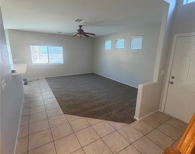 625 Sterling Spur Avenue - Photo Thumbnail 2