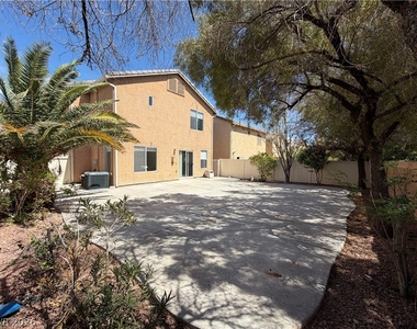 2515 Begonia Valley Avenue - Photo Thumbnail 31